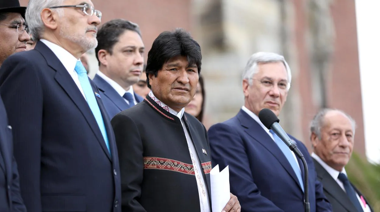 Evo Morales y el ex presidente Carlos Mesa, en un fuego cruzado por acusaciones por el Lava Jato