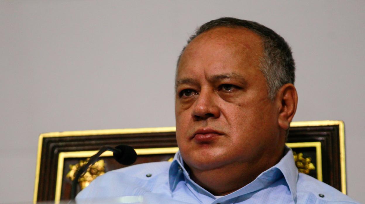 Directivos de dos medios se pliegan a las amenazas de Cabello