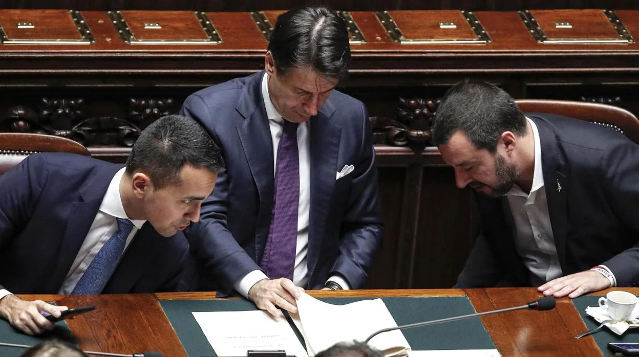 Maio, Conte y Salvini, en la Cámara Baja de Italia