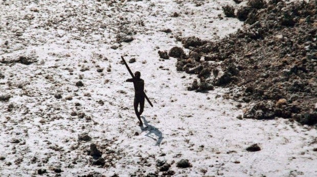 La feroz tribu que escogió vivir al margen del mundo