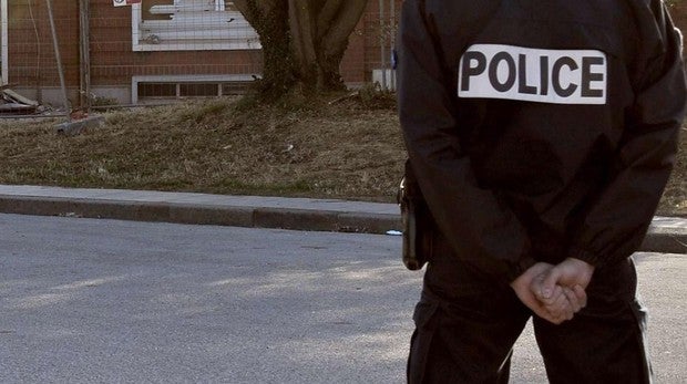 Tres detenidos tras someter a torturas y violaciones durante dos meses a una joven en el norte de Francia