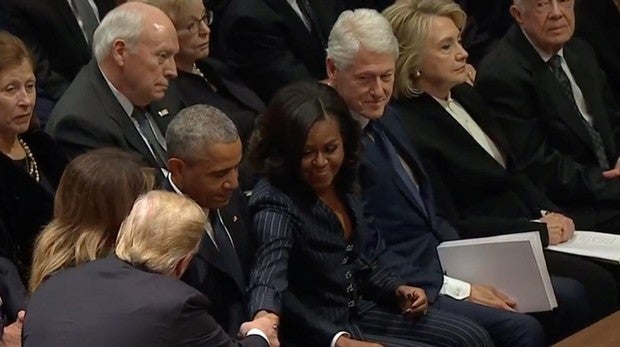 Trump, obligado a verse con Obama y Clinton en el funeral de Bush