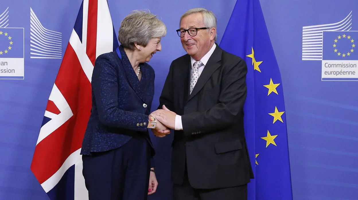 Theresa May y Jean-Claude Juncker, el pasado noviembre en Bruselas