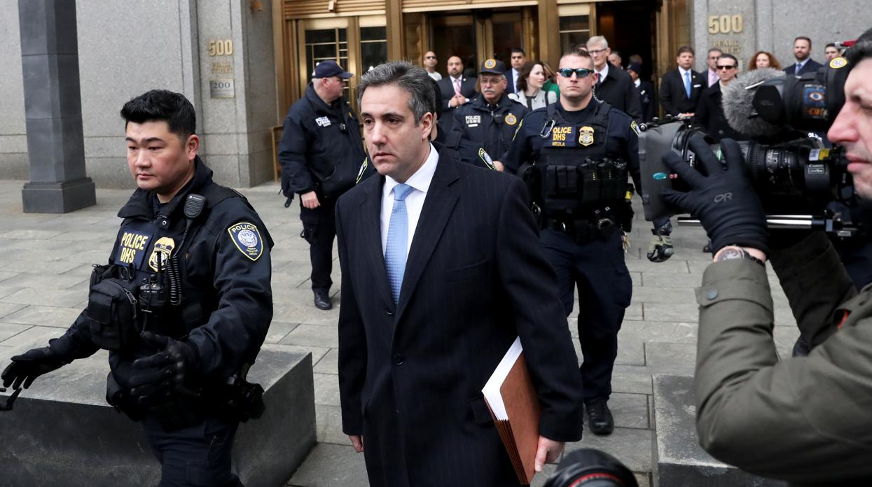 Michael Cohen, a la salida de los juzgados en Nueva York tras ser condenado este miércoles
