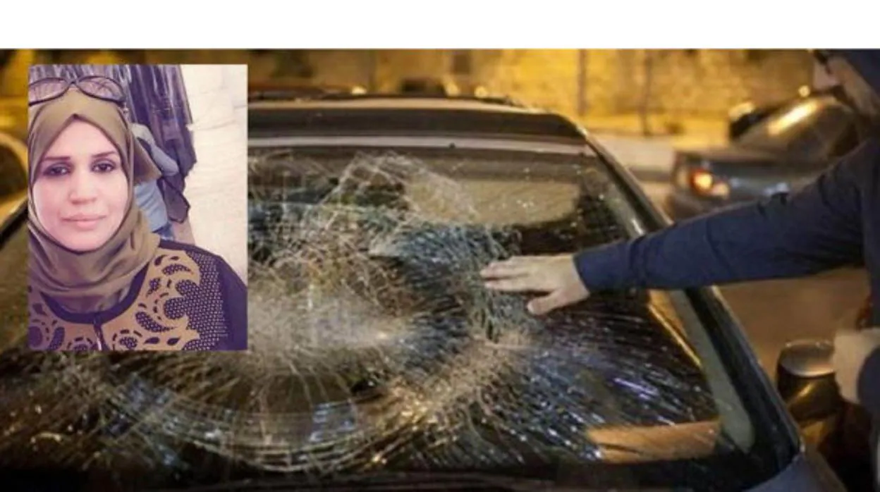 Así quedó el coche de Aisha Rabi tras el imparto de la piedra que acabó con su vida