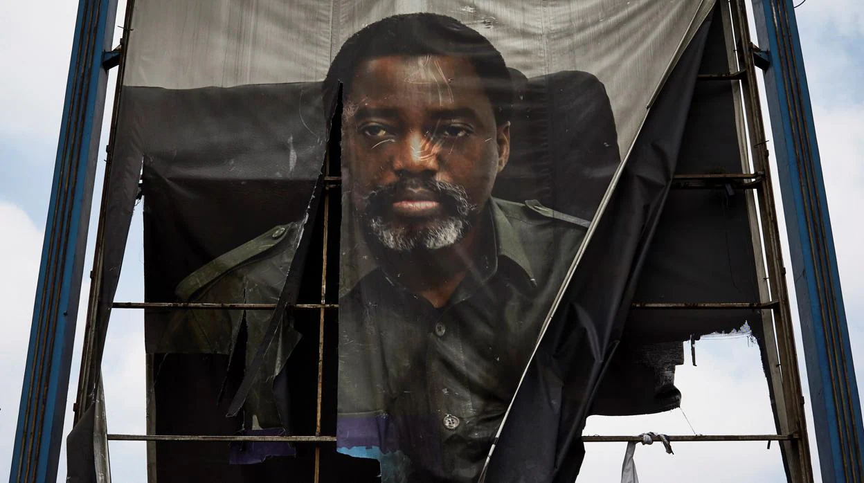 Un cartel electoral del presidente saliente de RDC, Joseph Kabila