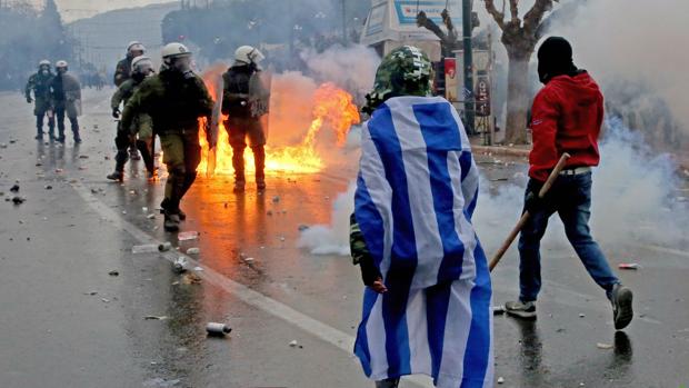 Graves disturbios en Atenas en la manifestación contra el acuerdo sobre el nombre de Macedonia