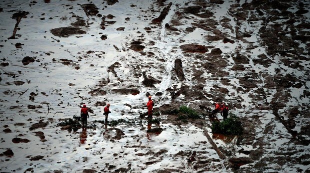 Se elevan a 40 los muertos por la rotura de un dique en Brasil