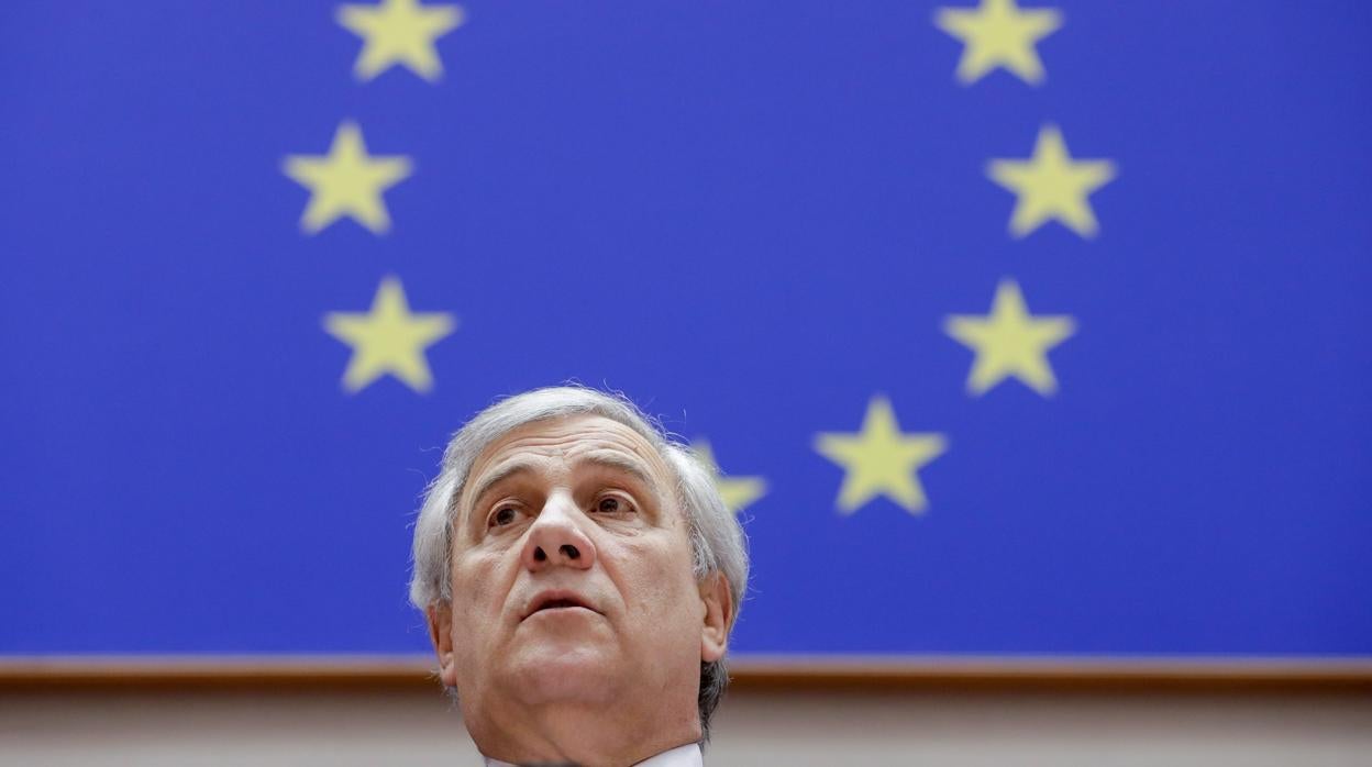 El presidente del Parlamento Europeo, el italiano Antonio Tajani, participa en una sesión plenaria en el Parlamento Europeo en Bruselas (Bélgica)