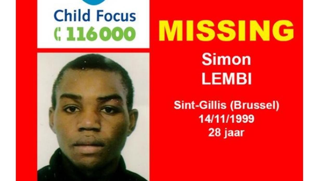 Cartel de búsqueda de Simon Lembi difundido por las redes sociales en 2013