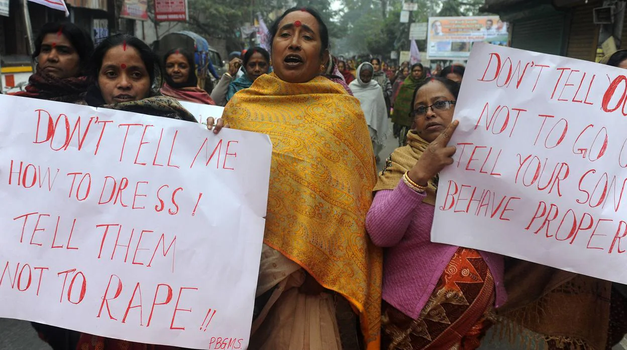 Manifestación en la India contra las violaciones que sufren las mujeres en el país