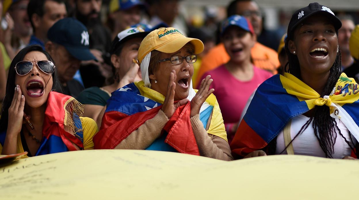 Partidarias de Guaidó en Caracas