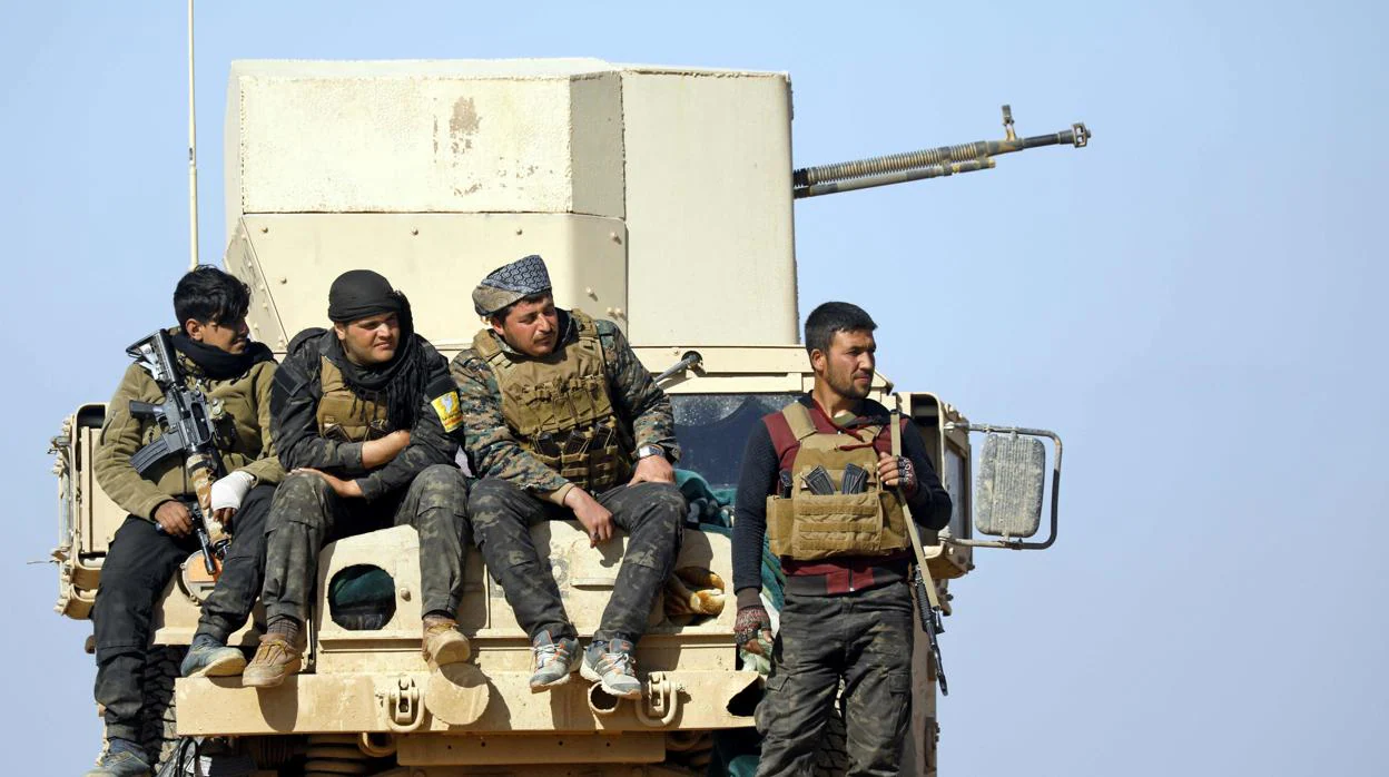 Los combatientes de las Fuerzas Democráticas de Siria en Baghouz