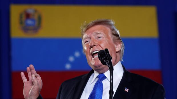 Trump amenaza con castigar a Maduro: «El mundo le está observando»