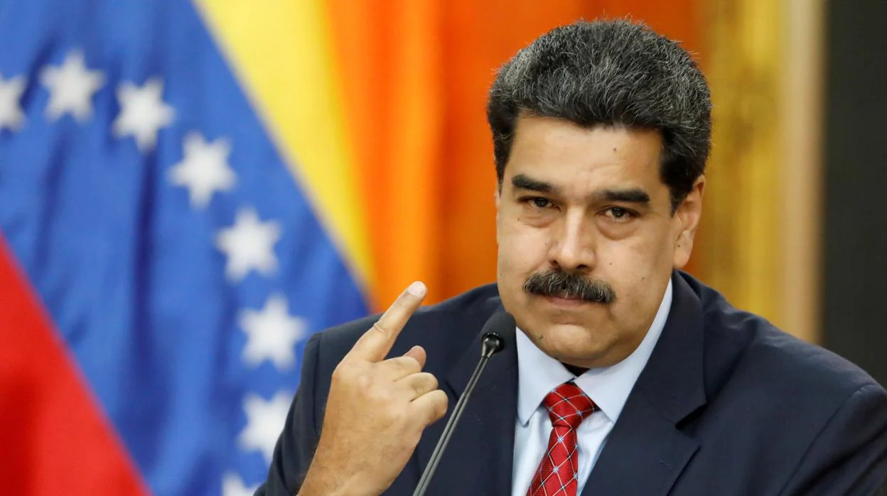 Maduro bromea con presentarse a las elecciones del 28 de abril para darle «una revolcada» a los políticos españoles