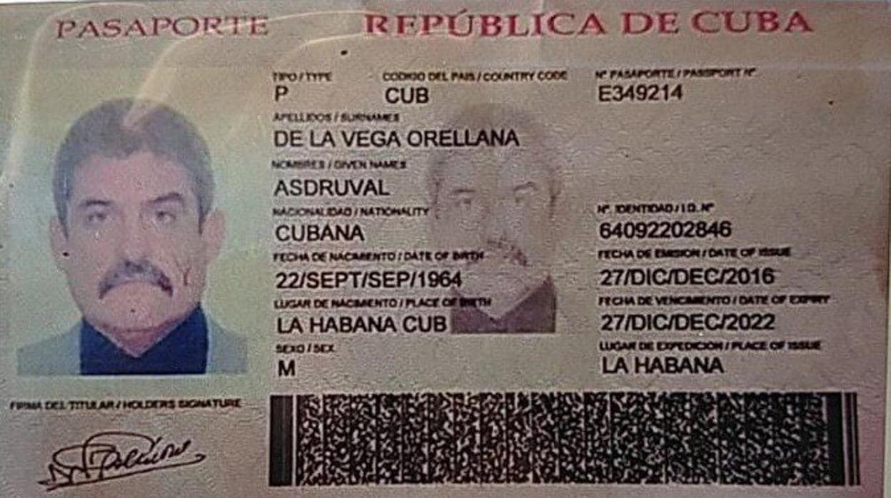 Imagen facilitada por Julio Borges del pasaporte de la persona identificada como el enviado de Cuba para reforzar la persecución a los opositores venezolanos y la protección de Nicolás Maduro