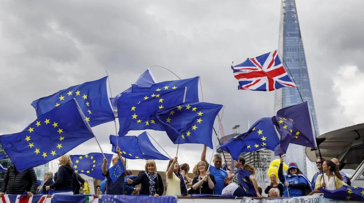 ¿Cómo crees que debería actuar la Unión Europea con respecto al Brexit?