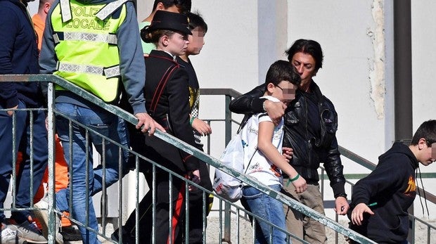 El niño italiano que logró evitar la tragedia: «Desaté las cuerdas y llamé por teléfono a la Policía»