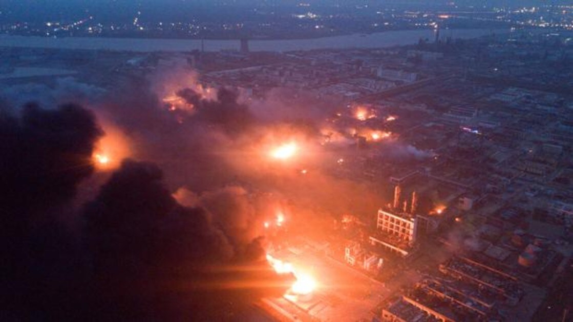 Imágenes de los focos de fuego tras la explosión el día 21 de marzo