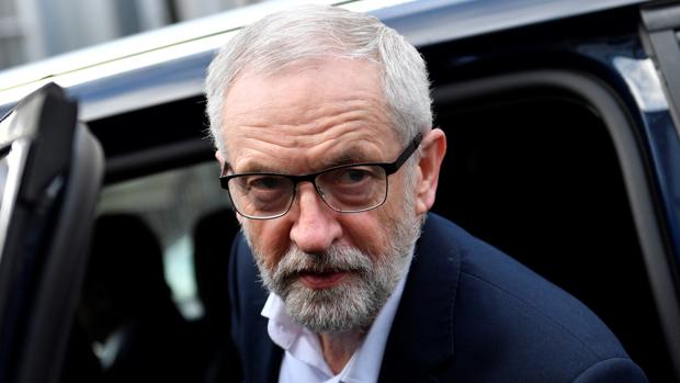 May se reúne con el líder opositor, Corbyn, para intentar un pacto