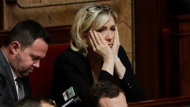 Los bancos no quieren prestar dinero a Marine Le Pen