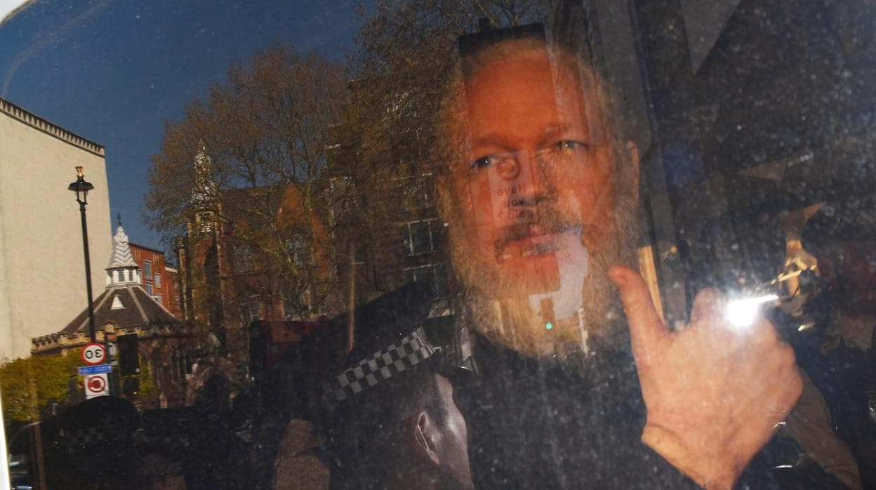 Assange, condenado un año en Reino Unido antes de rendir cuentas en EE.UU.