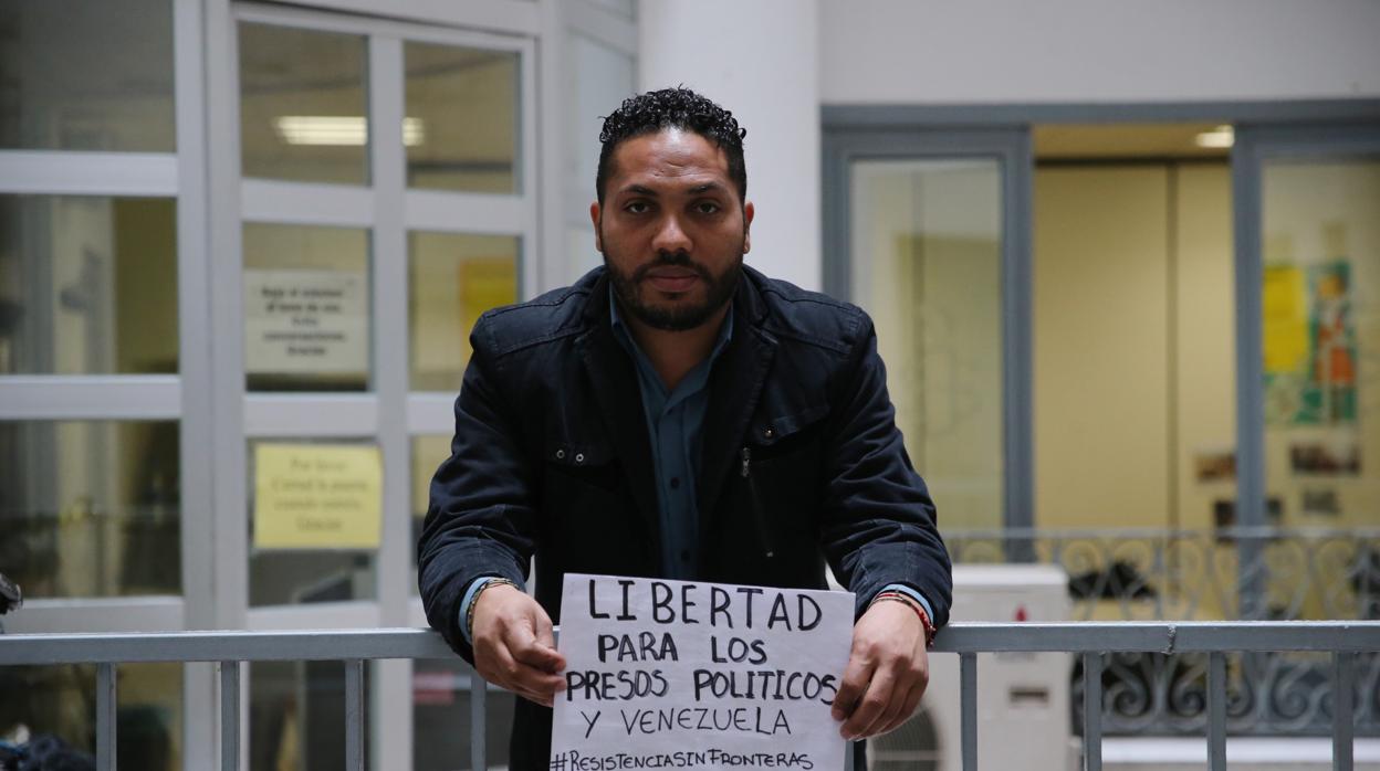 Villca Fernández, durante la entrevista con ABC en la sede de Amnistía Internacional, en Madrid