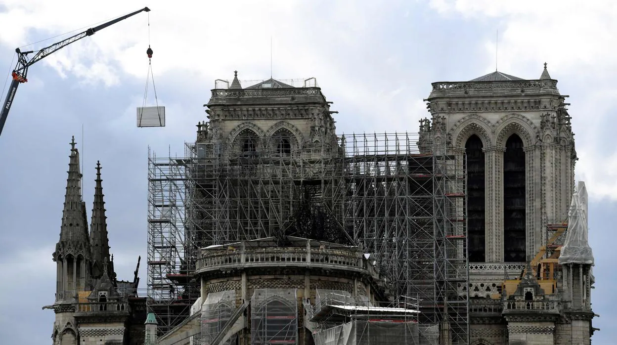 Trabajos para la reconstrucción de la catedral de Notre Dame
