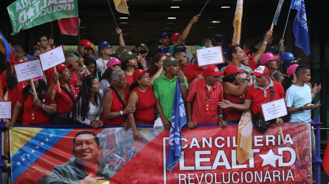Seguidores chavistas en un mítin en Caracas