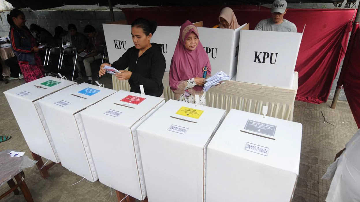 Los votantes indonesios emitieron sus votos en Tangerang