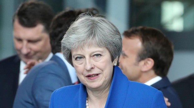 Theresa May espera remontar como el Liverpool en su batalla por el Brexit en Europa