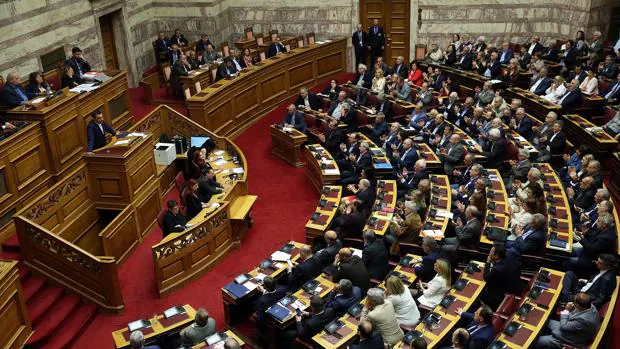 La oposición griega pierde la moción de censura contra Pavlo Polakis, polémico viceministro del gobierno