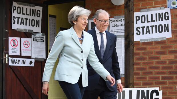 Theresa May retrasa a junio la publicación de su proyecto de ley del Brexit