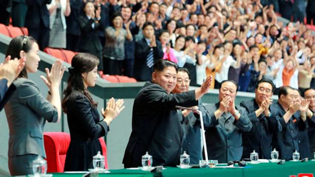 Kim Jong-un, decepcionado por la actuación de los artistas en un evento tradicional en Pyongyang