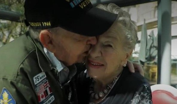 Un veterano del Día-D se reencuentra con su novia francesa 75 años después