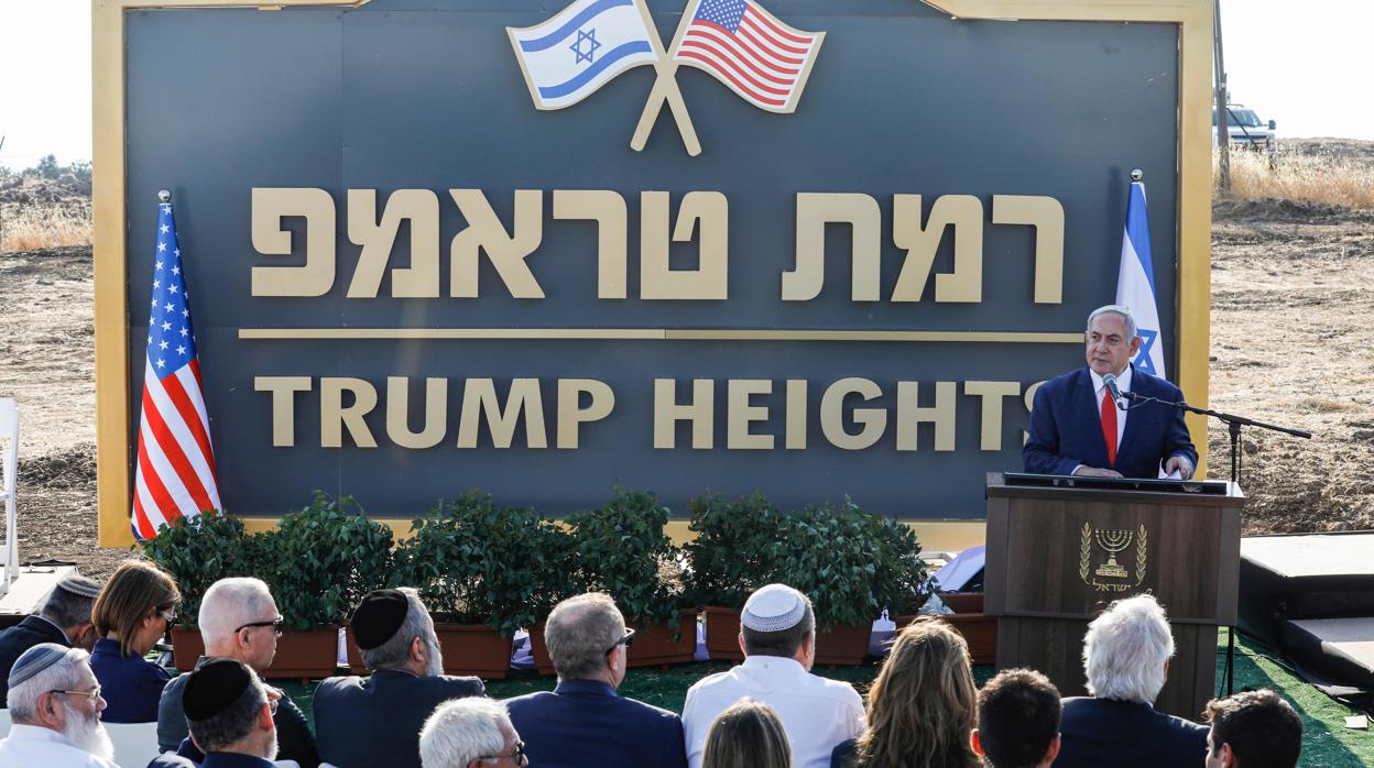 El primer ministro israelí, Benjamin Netanyahu, pronuncia el discurso de inauguración de la colonia, ayer