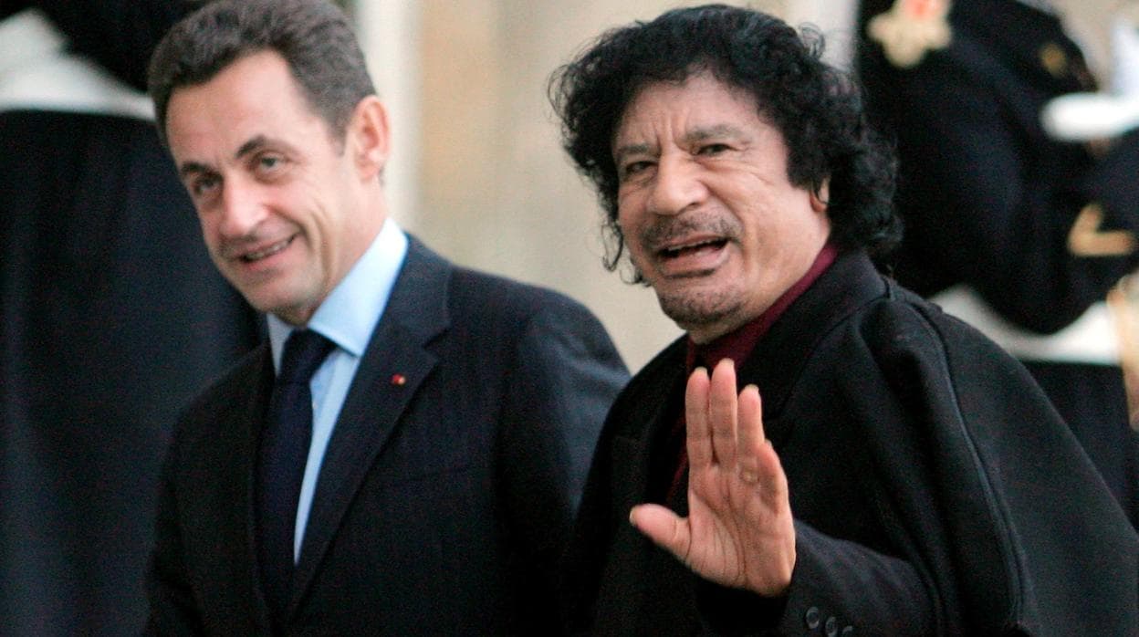 Las presuntas donaciones de Gadafi a Sarkozy y los otros escándalos que cercan al expresidente