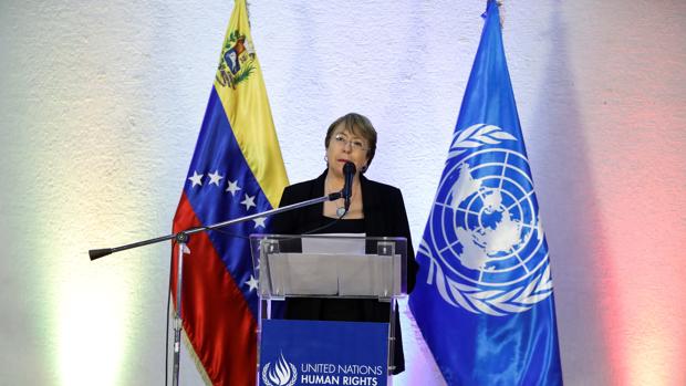 Bachelet termina su visita a Caracas entre críticas y pocos resultados