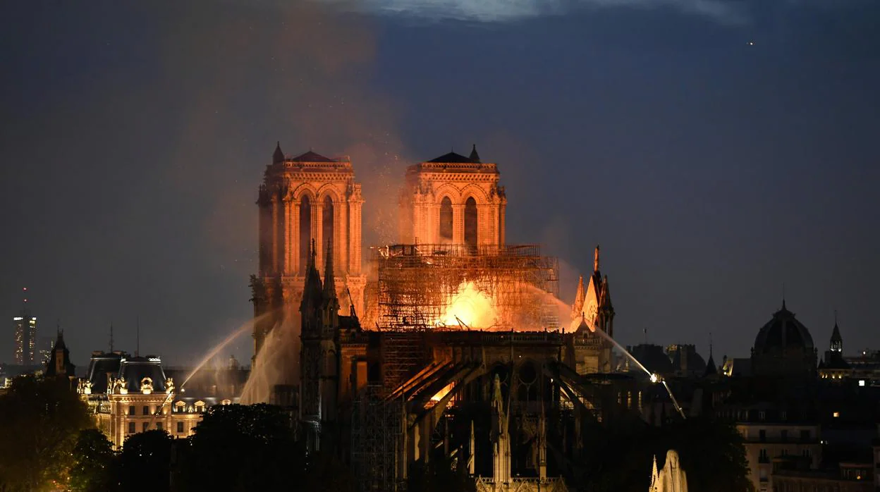 El incendo de Notre Dame el 15 de abril 2019