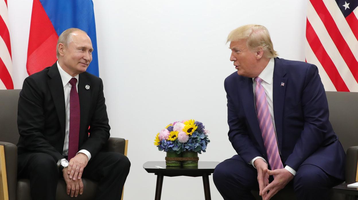 El presidente Putin y el líder estadounidense, Donald Trump, este viernes en un cuentro en el marco del G-20 en Osaka