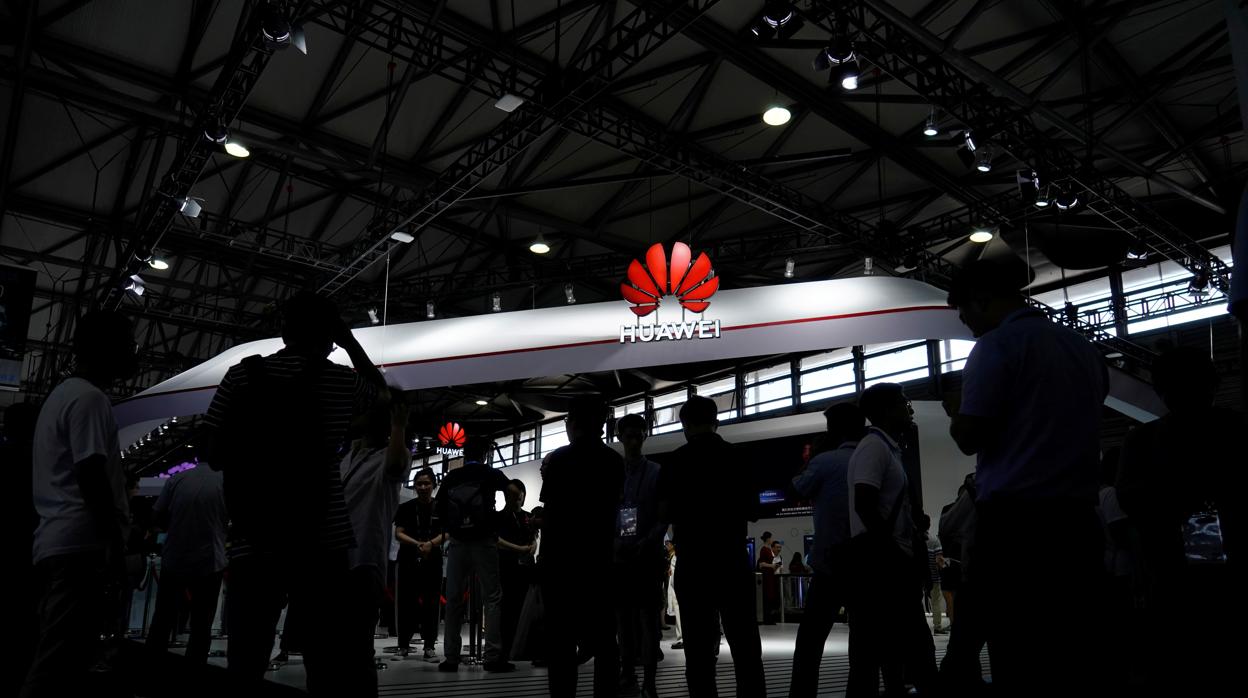 Estand de Huawei en la feria mundial de móviles de Shanghai