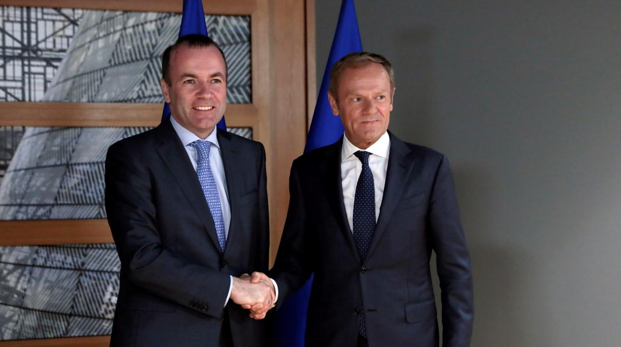 Manfred Weber con Donald Tusk, el pasado día 24 en Bruselas