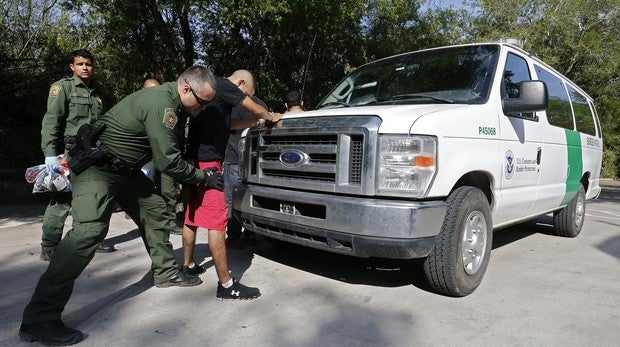 Las detenciones de migrantes en la frontera de México con EE.UU. bajan un 30% en junio