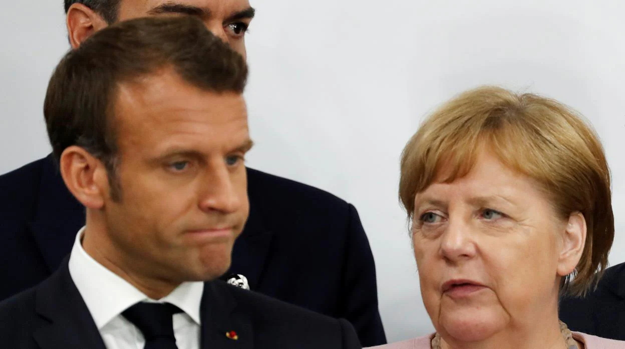 Macron sellará hoy con Merkel su iniciativa de defensa europea