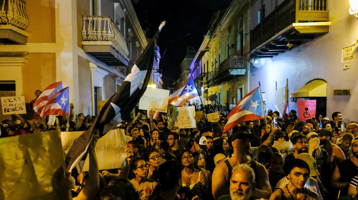 Cuarta jornada de protestas en Puerto Rico, pidiendo la dimisión del gobernador