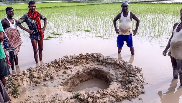 Un supuesto meteorito cae en un arrozal de India