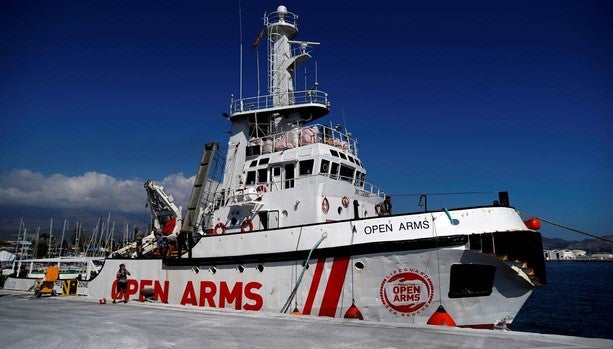 El buque de la ONG Proactiva Open Arms pide desembarcar en Italia o Malta