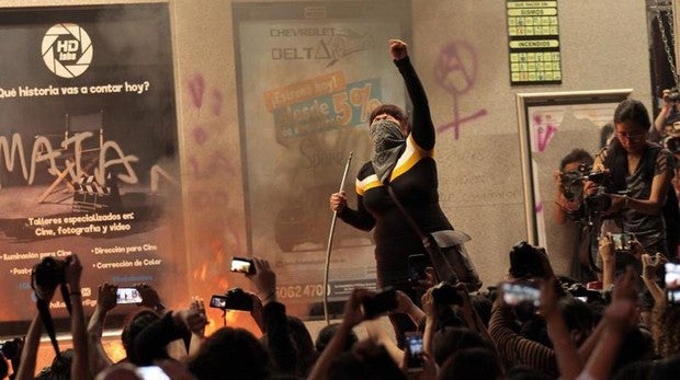 Disturbios en Ciudad de México tras una protesta contra los abusos sexuales cometidos por la Policía