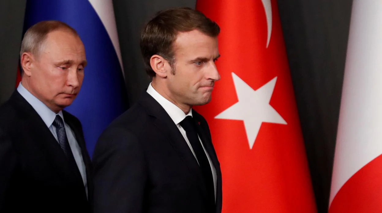 Vladimir Putin y Emmanuel Macron en una reunión en Turquía