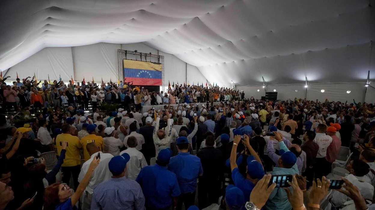 Acto de partidos de la oposición venezolana esta semana en Caracas
